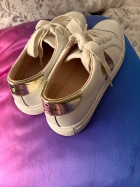 kate spade Cream/Gold Low-Top Lace-Up Sneakers
